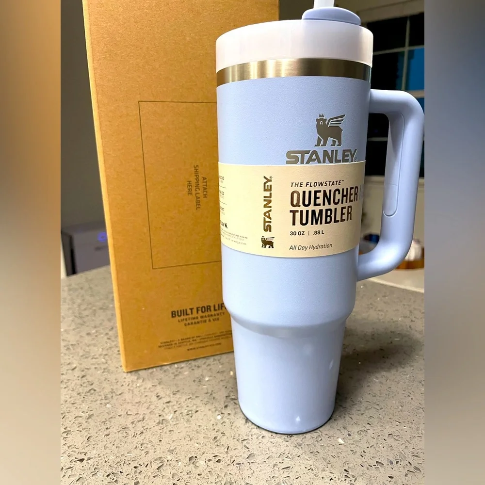 NWT STANLEY 30 OZ QUENCHER H2O TUMBLER- WITH ORIGINAL BOX - Picture 1 of 6